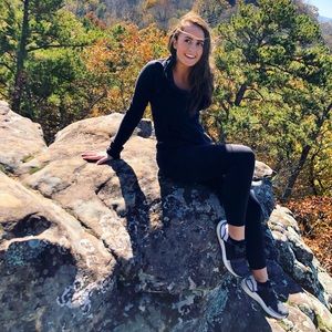 Meet your Posher, Mackenzie